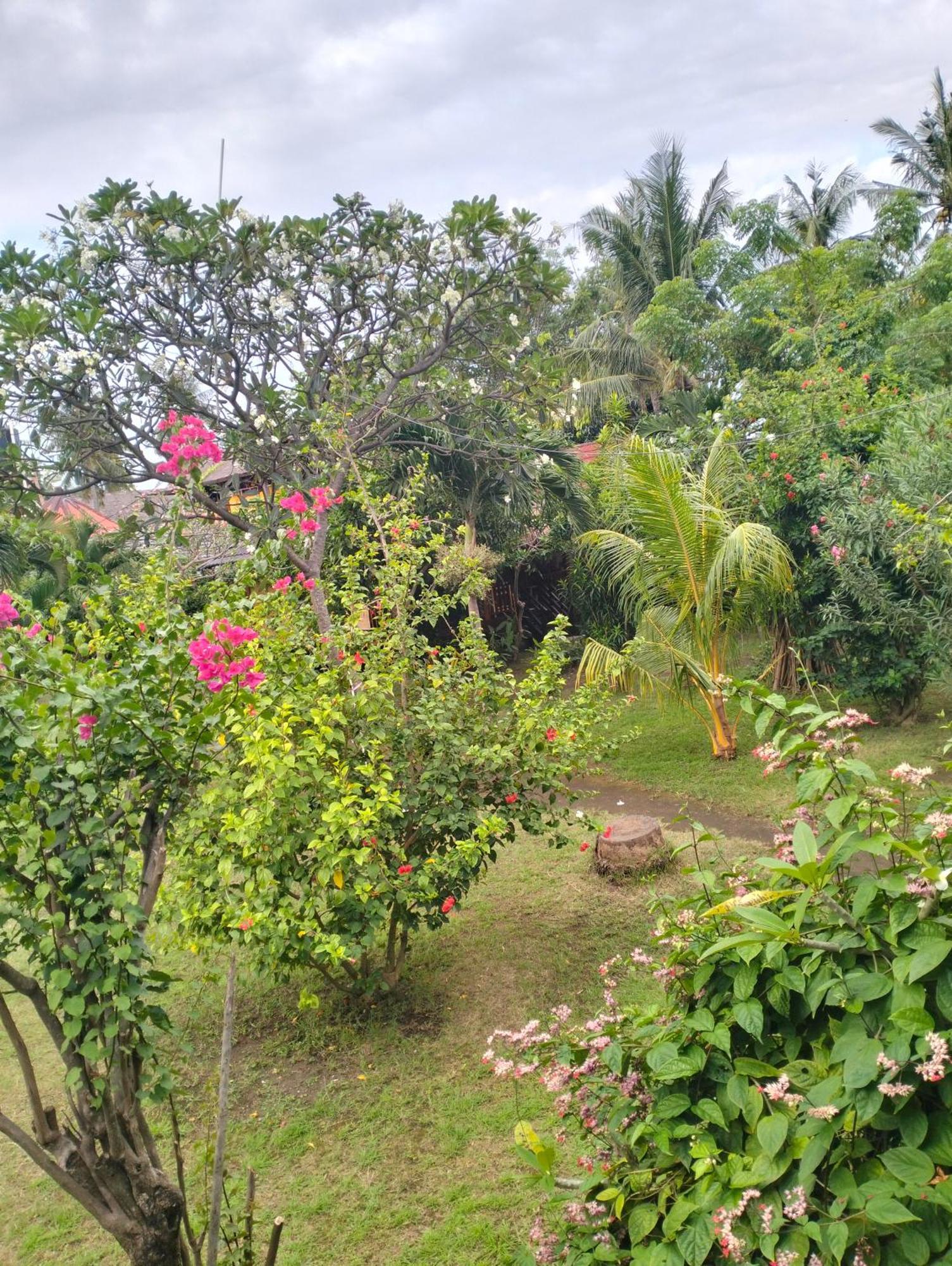Tangga Bungalows Gili Air Exterior photo